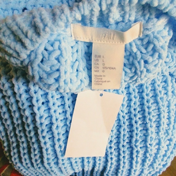 Lush Yummy Soft & Cozy H & M Chenille Sweater - Picture 3 of 3